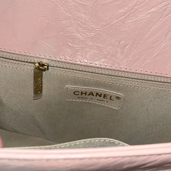 Chanel Quilted Boy Flapbag in Nude Pink w/Gold / RARE EUC - Picture 12 of 15